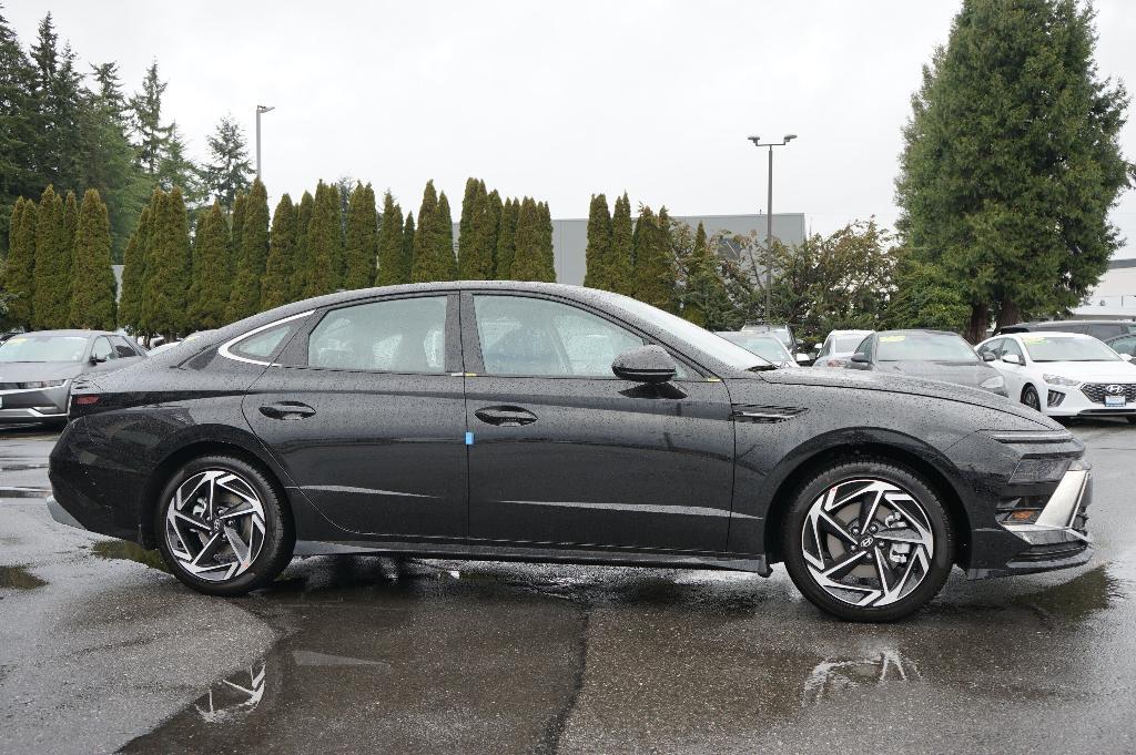 new 2024 Hyundai Sonata car, priced at $28,270