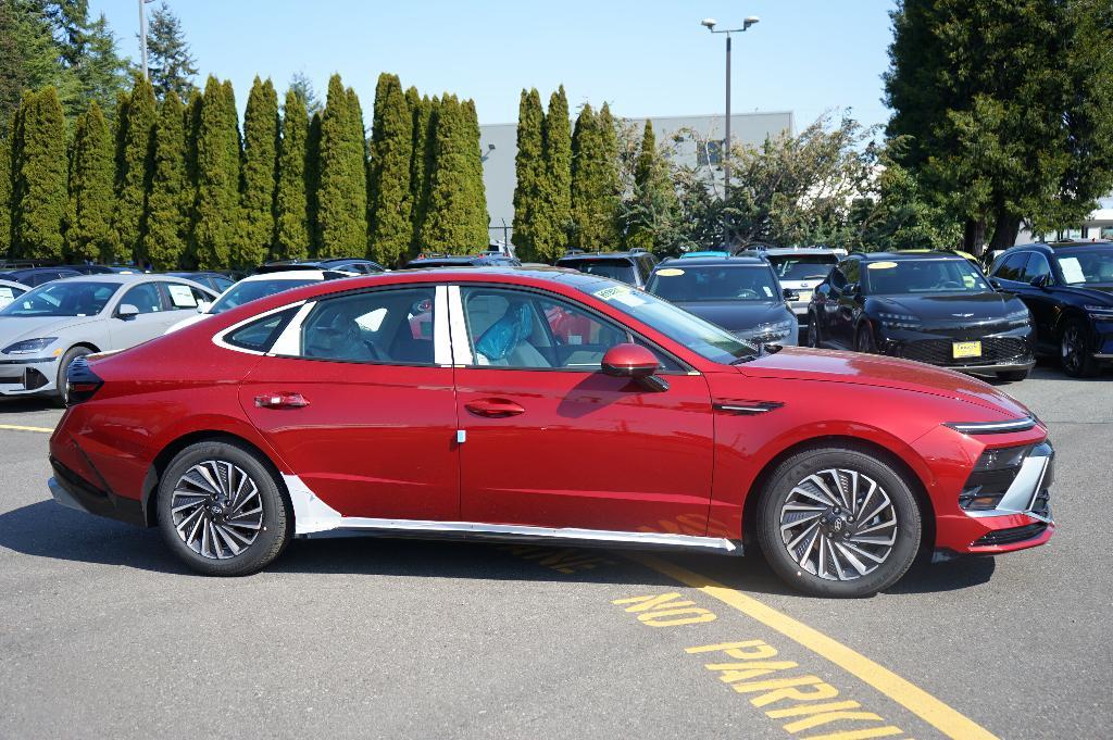 new 2025 Hyundai Sonata Hybrid car, priced at $38,940