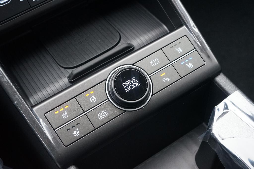new 2025 Hyundai Kona EV car