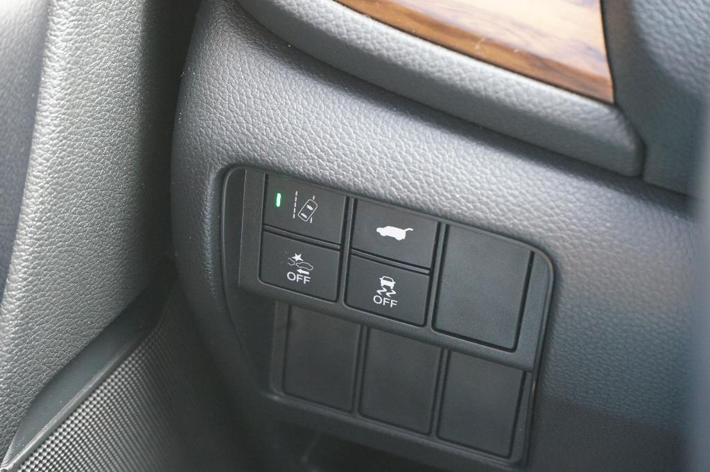 used 2018 Honda CR-V car, priced at $23,750