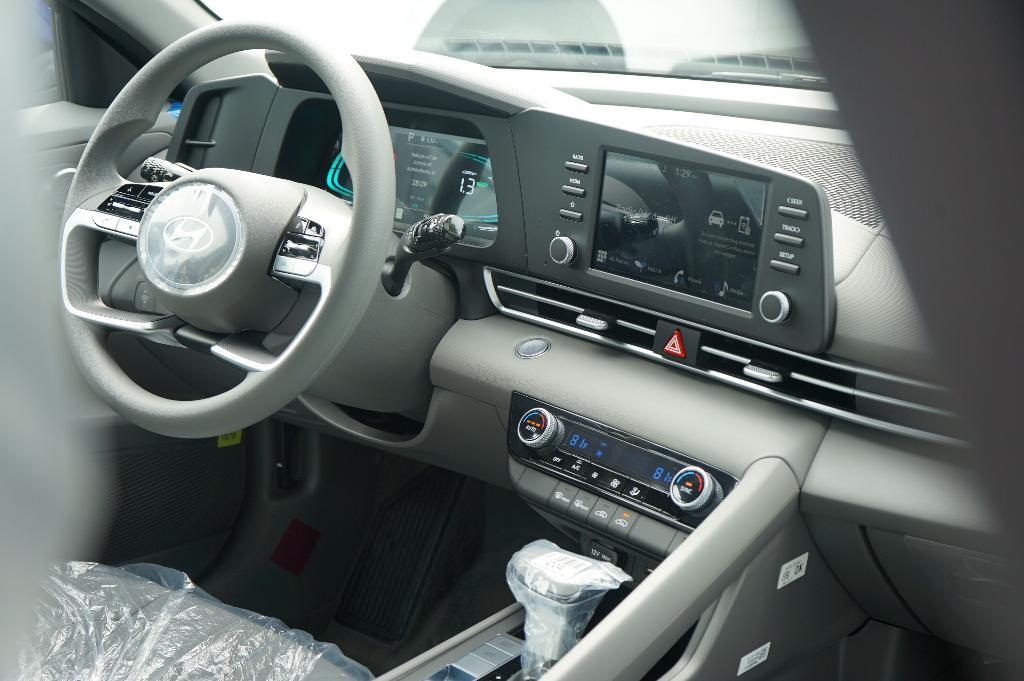 new 2025 Hyundai ELANTRA HEV car