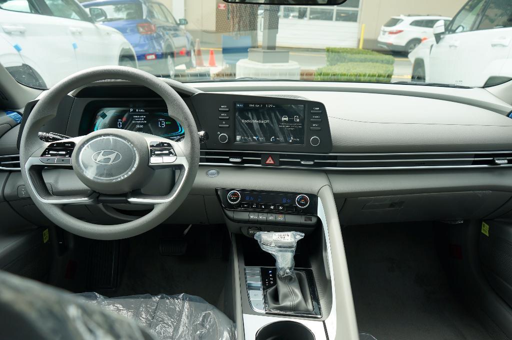 new 2025 Hyundai ELANTRA HEV car