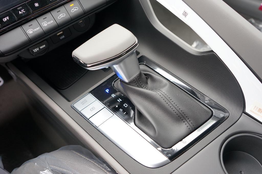 new 2025 Hyundai Elantra car, priced at $23,815