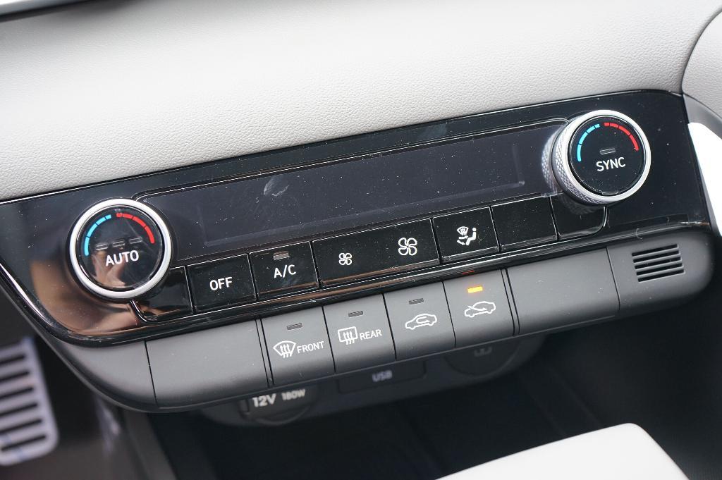 new 2025 Hyundai Elantra car, priced at $23,815