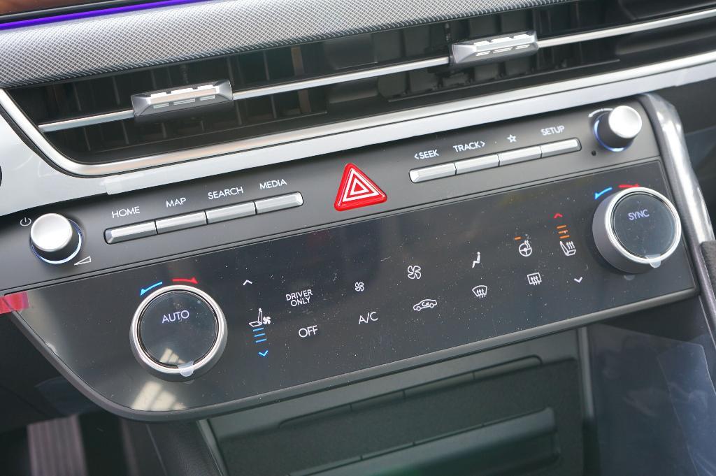new 2025 Hyundai Sonata Hybrid car, priced at $38,960
