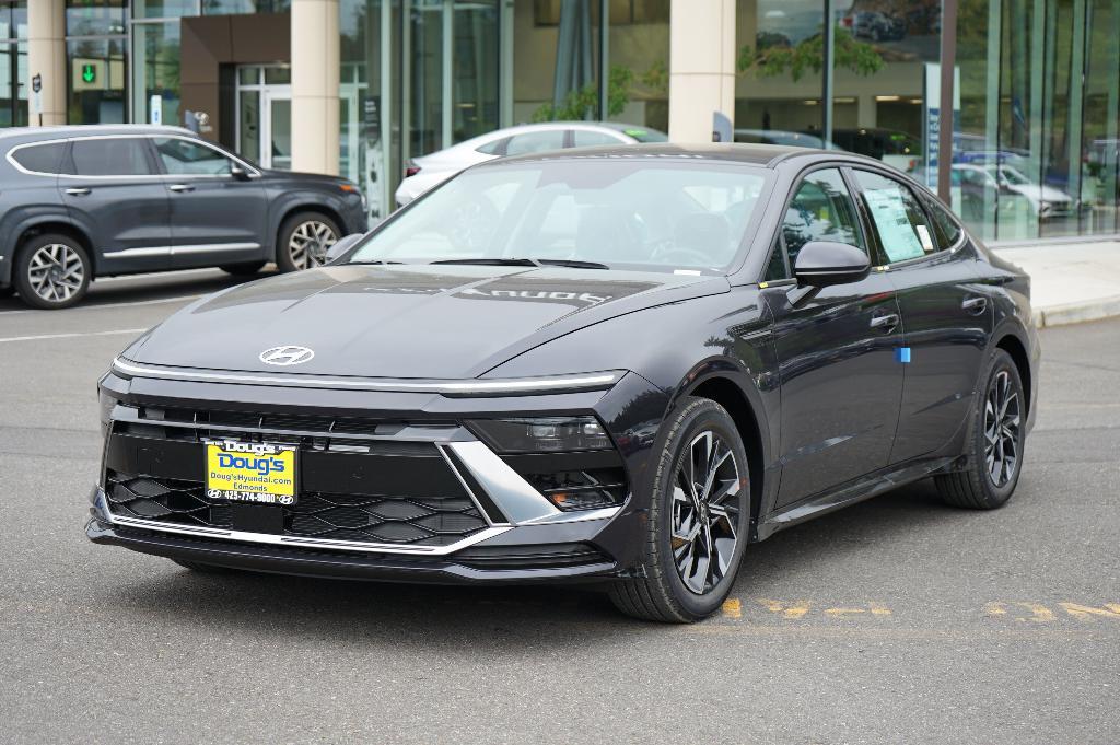 new 2025 Hyundai Sonata car, priced at $30,278
