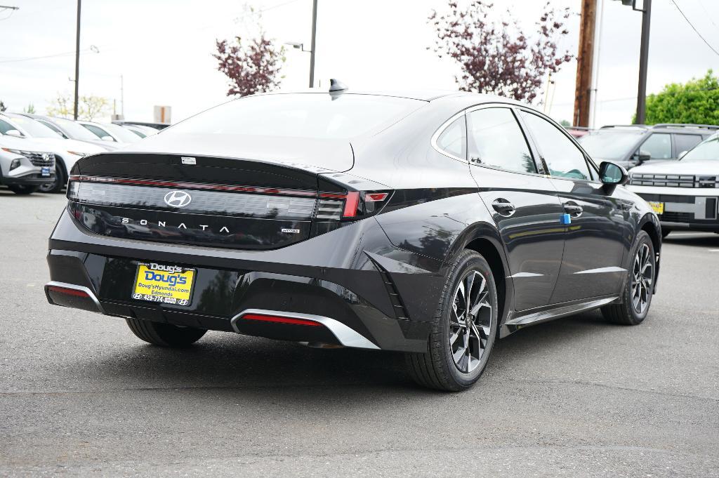 new 2025 Hyundai Sonata car, priced at $30,278