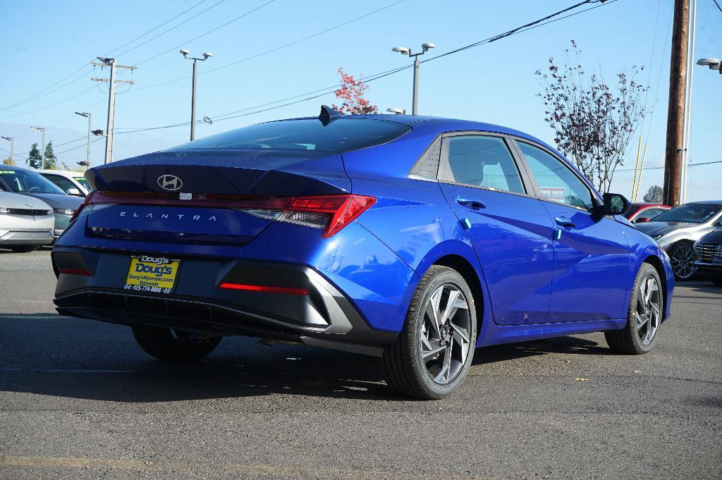 new 2025 Hyundai Elantra car, priced at $26,290