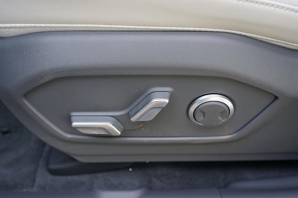 new 2025 Hyundai SANTA FE HEV car, priced at $40,489