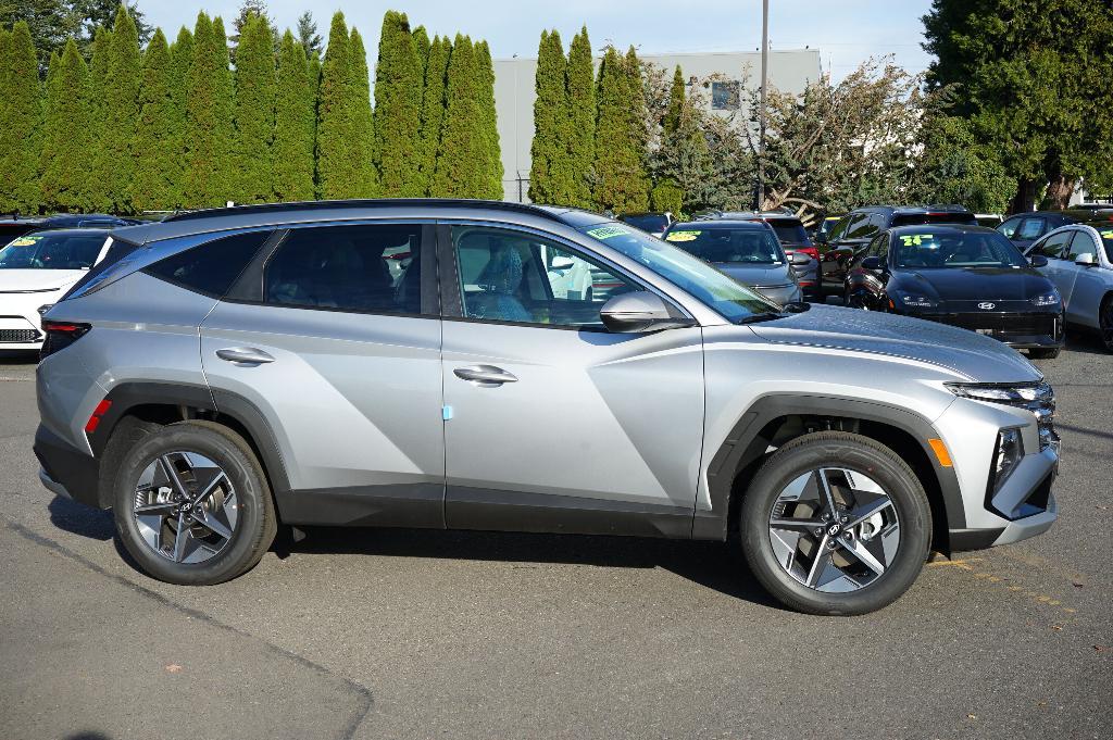 new 2025 Hyundai Tucson Hybrid car, priced at $37,995