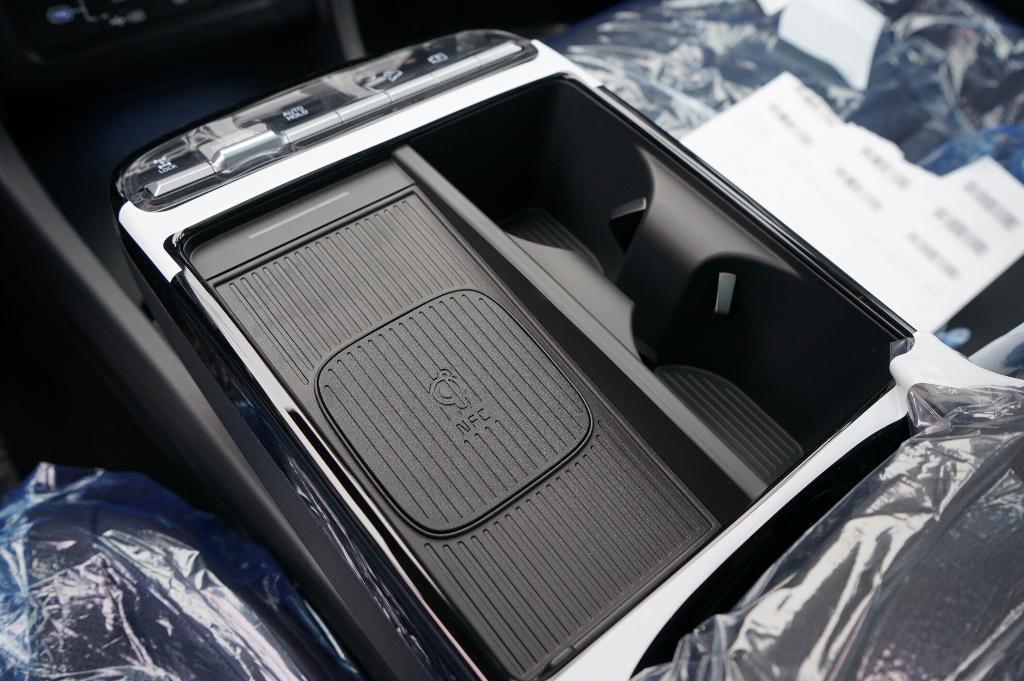 new 2025 Hyundai TUCSON Hybrid car, priced at $37,250