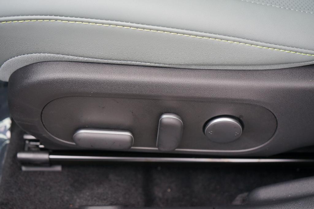 new 2025 Hyundai Kona EV car