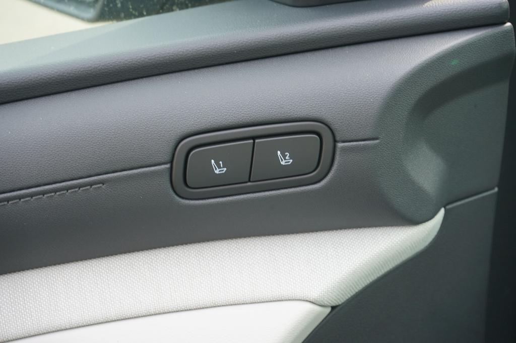 new 2025 Hyundai TUCSON Hybrid car, priced at $41,995