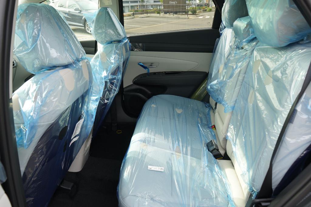 new 2025 Hyundai TUCSON Hybrid car, priced at $41,995
