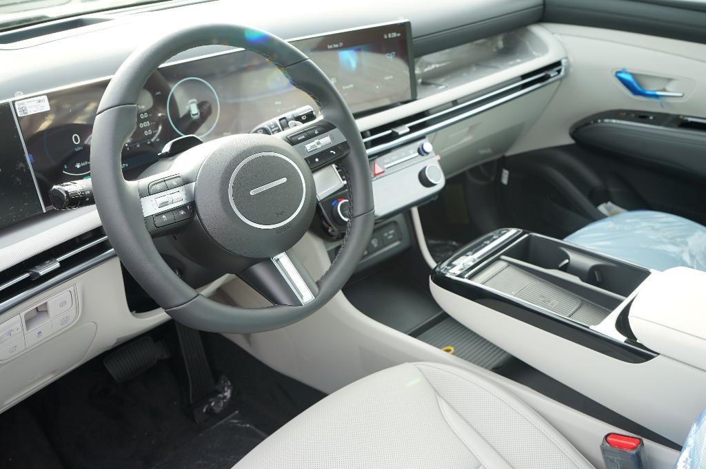 new 2025 Hyundai TUCSON Hybrid car, priced at $41,995
