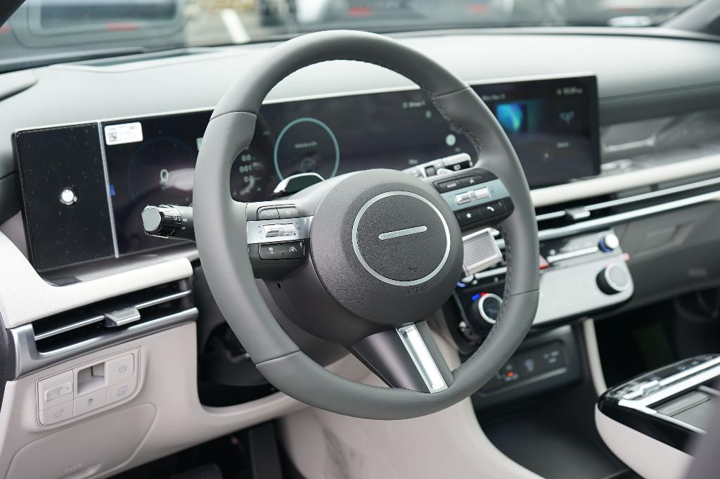 new 2025 Hyundai TUCSON Hybrid car, priced at $41,495