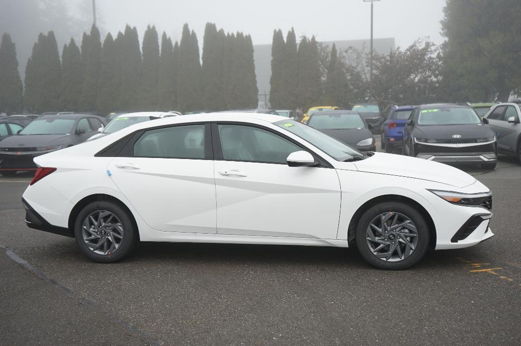 new 2025 Hyundai ELANTRA HEV car, priced at $25,290