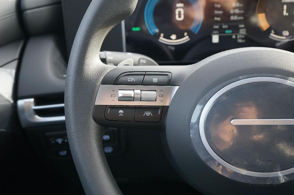 new 2025 Hyundai TUCSON Hybrid car, priced at $34,090