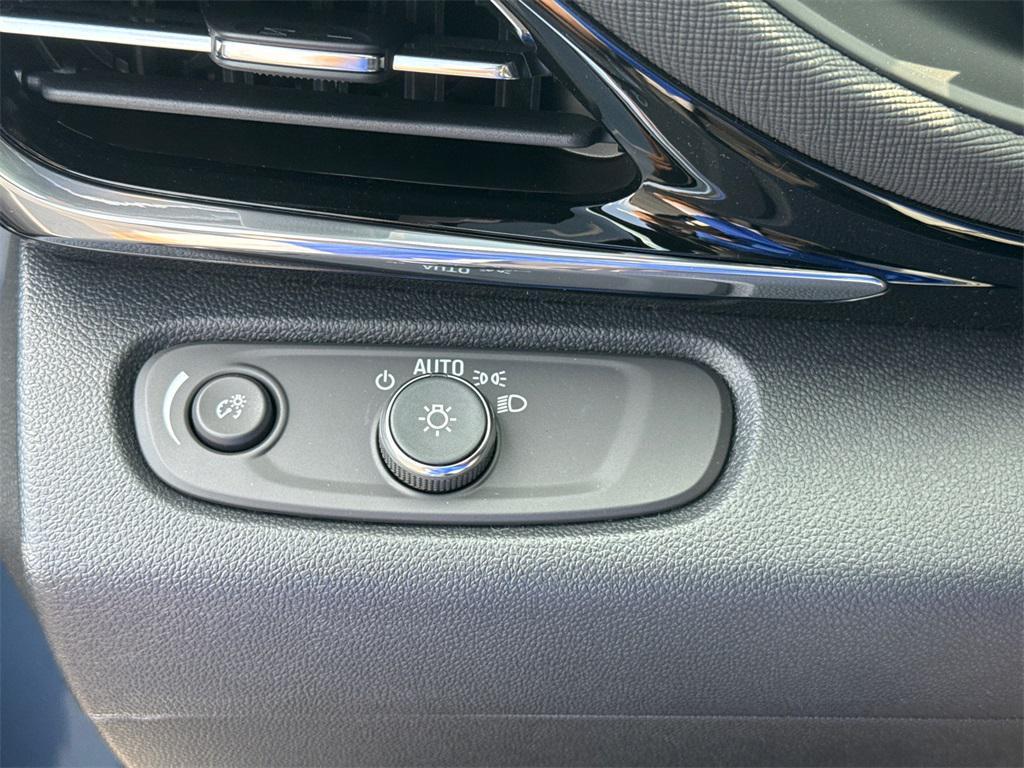 new 2025 Buick Envista car, priced at $26,500
