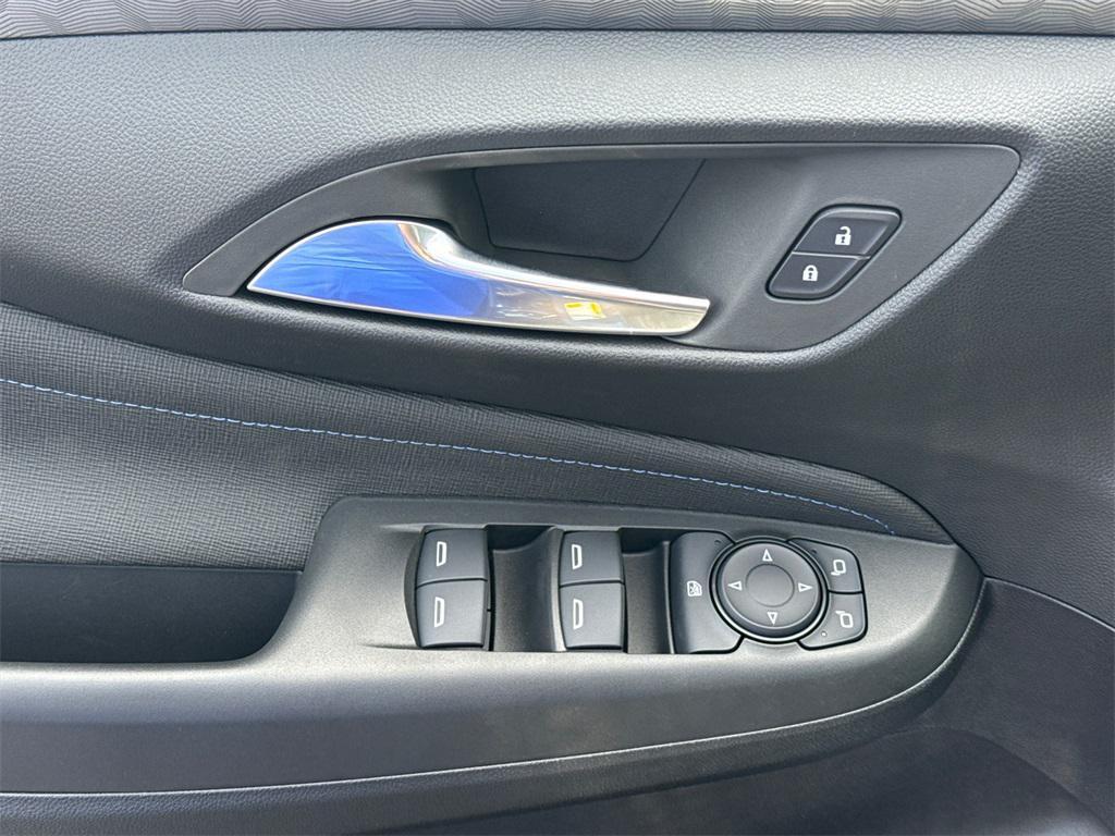 new 2025 Buick Envista car, priced at $26,500