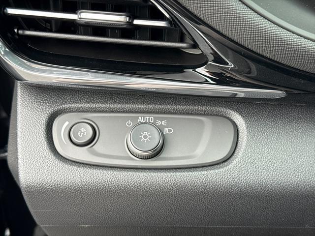 new 2025 Buick Envista car, priced at $28,143