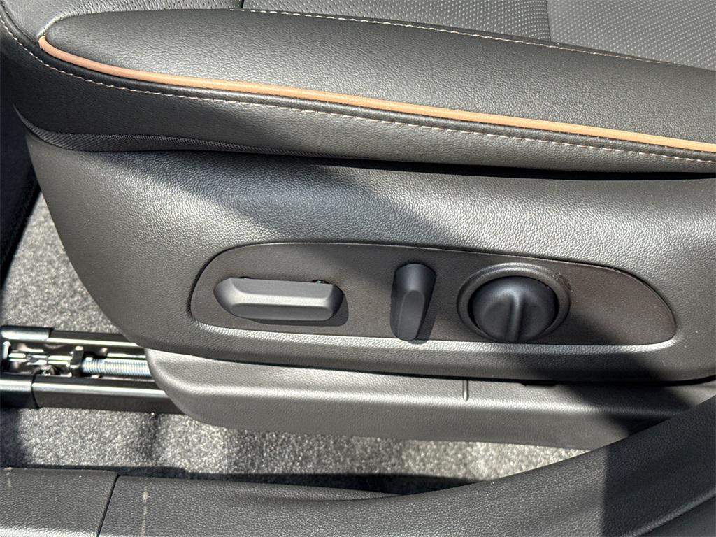 new 2025 Buick Envista car, priced at $28,000