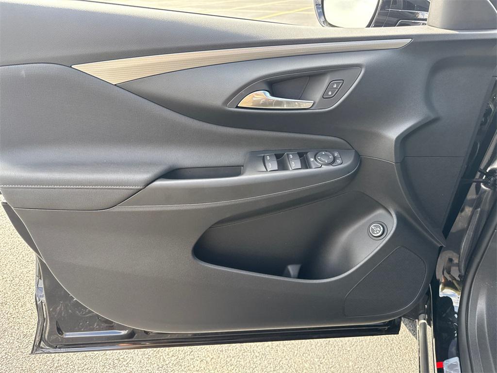 new 2025 Buick Envista car, priced at $28,000