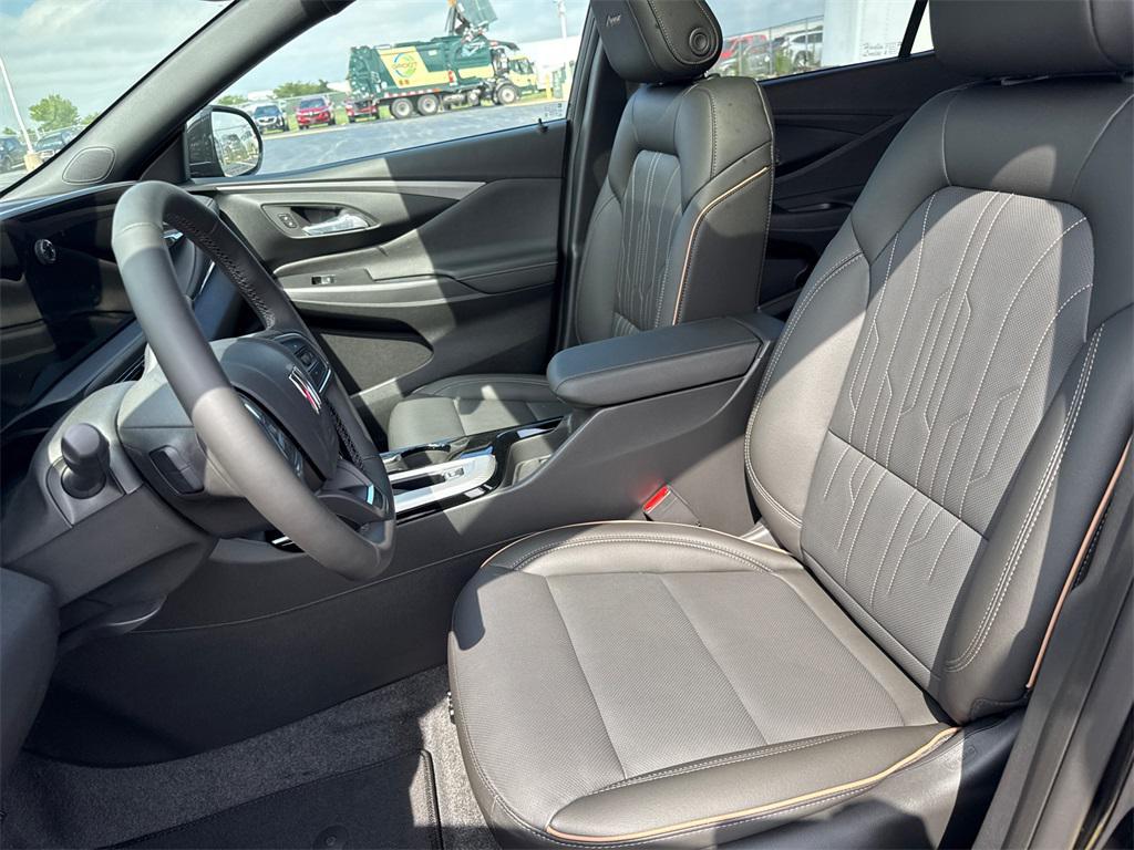 new 2025 Buick Envista car, priced at $28,000