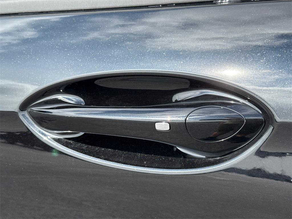 new 2025 Buick Envista car, priced at $28,000