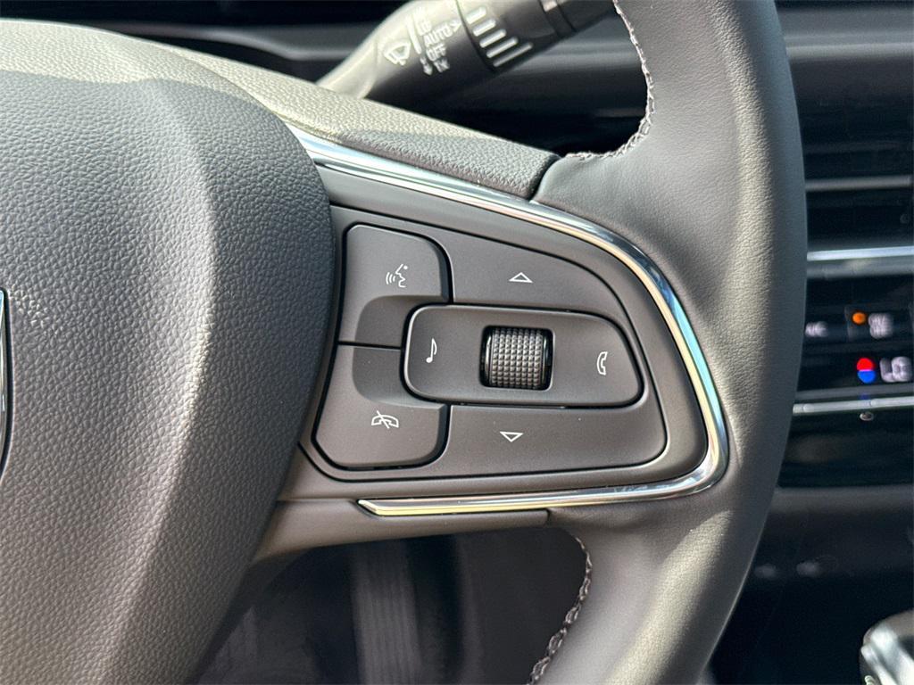 new 2025 Buick Envista car, priced at $28,000
