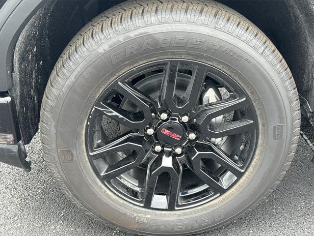 new 2025 GMC Sierra 1500 car, priced at $41,500