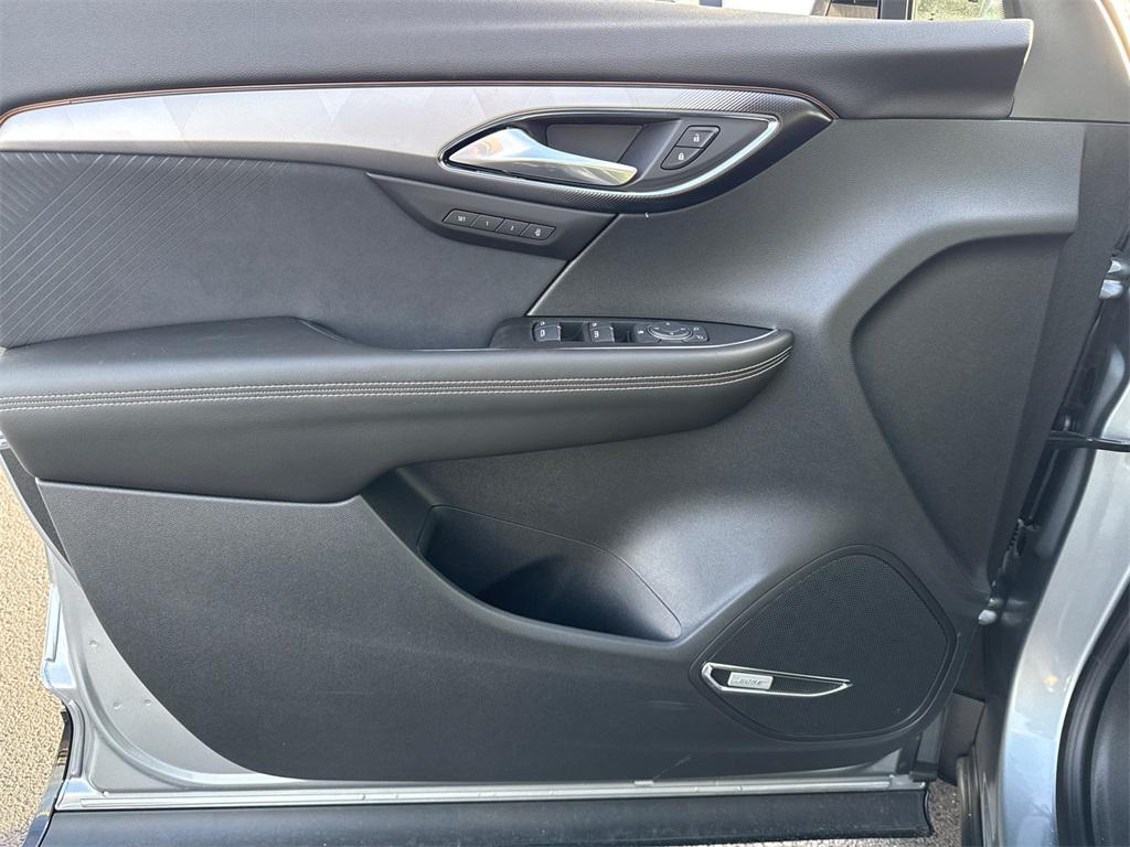 new 2025 Buick Envision car, priced at $36,000