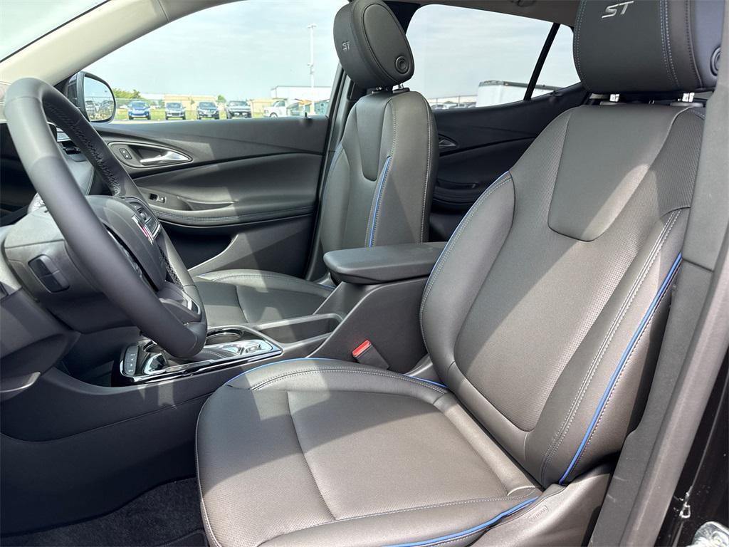 new 2026 Buick Encore GX car, priced at $29,500