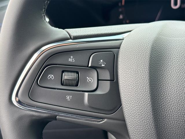 new 2025 Buick Envista car, priced at $26,126