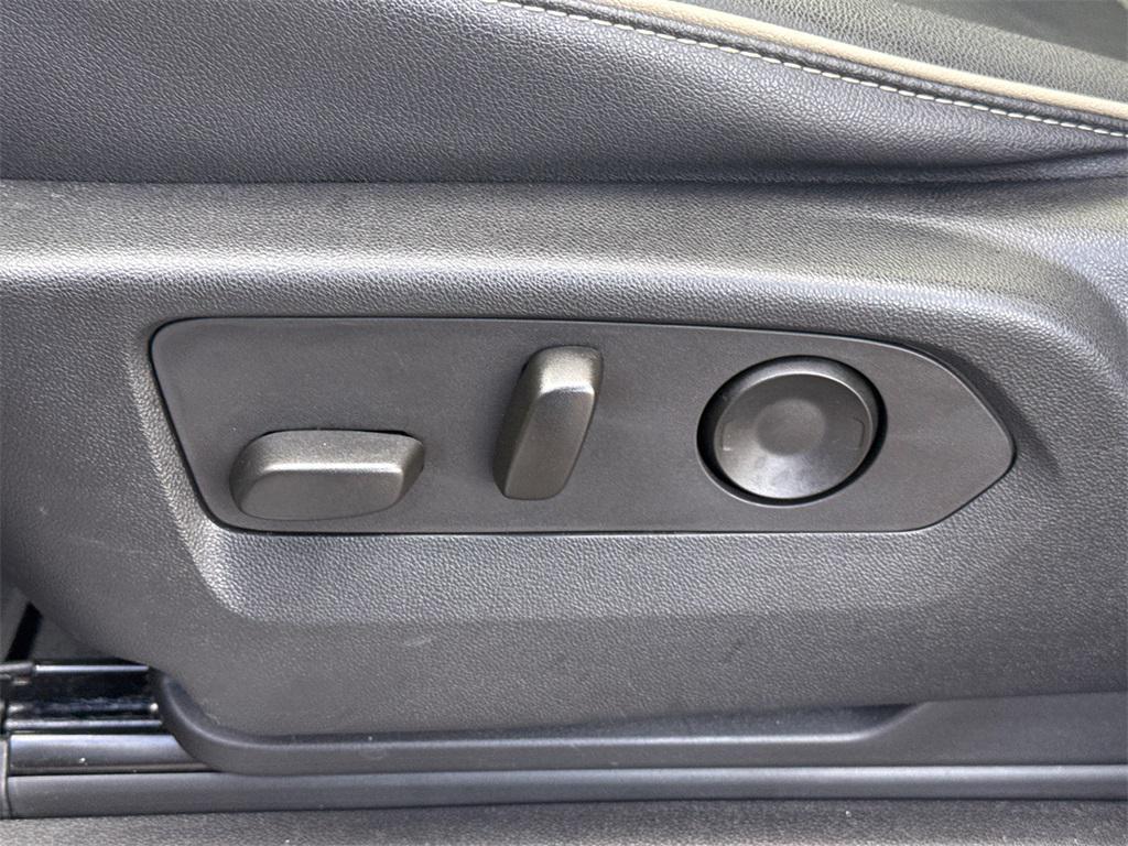 used 2023 GMC Yukon car, priced at $44,000