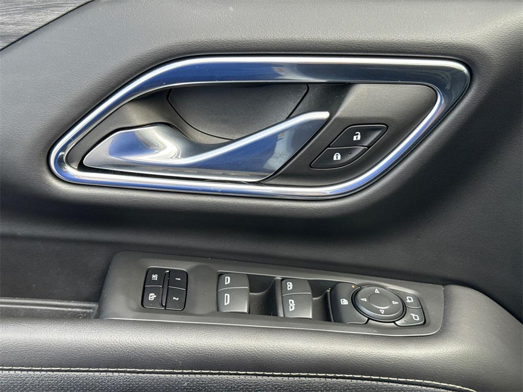 used 2023 GMC Yukon car, priced at $44,000