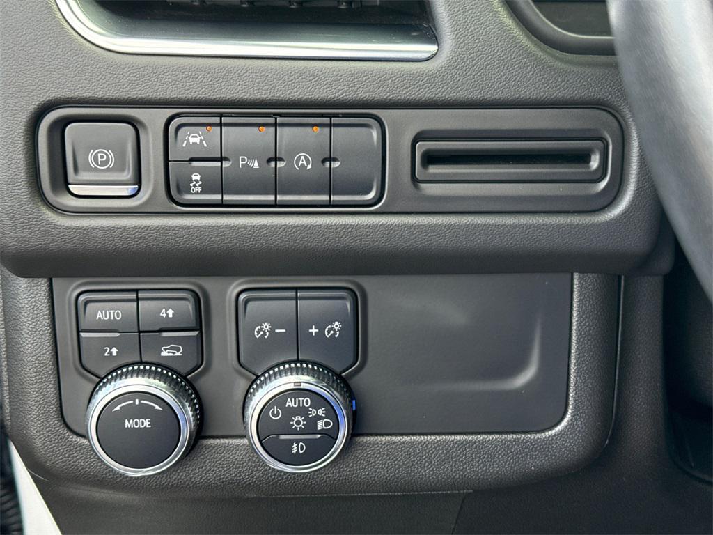 used 2023 GMC Yukon car, priced at $44,000