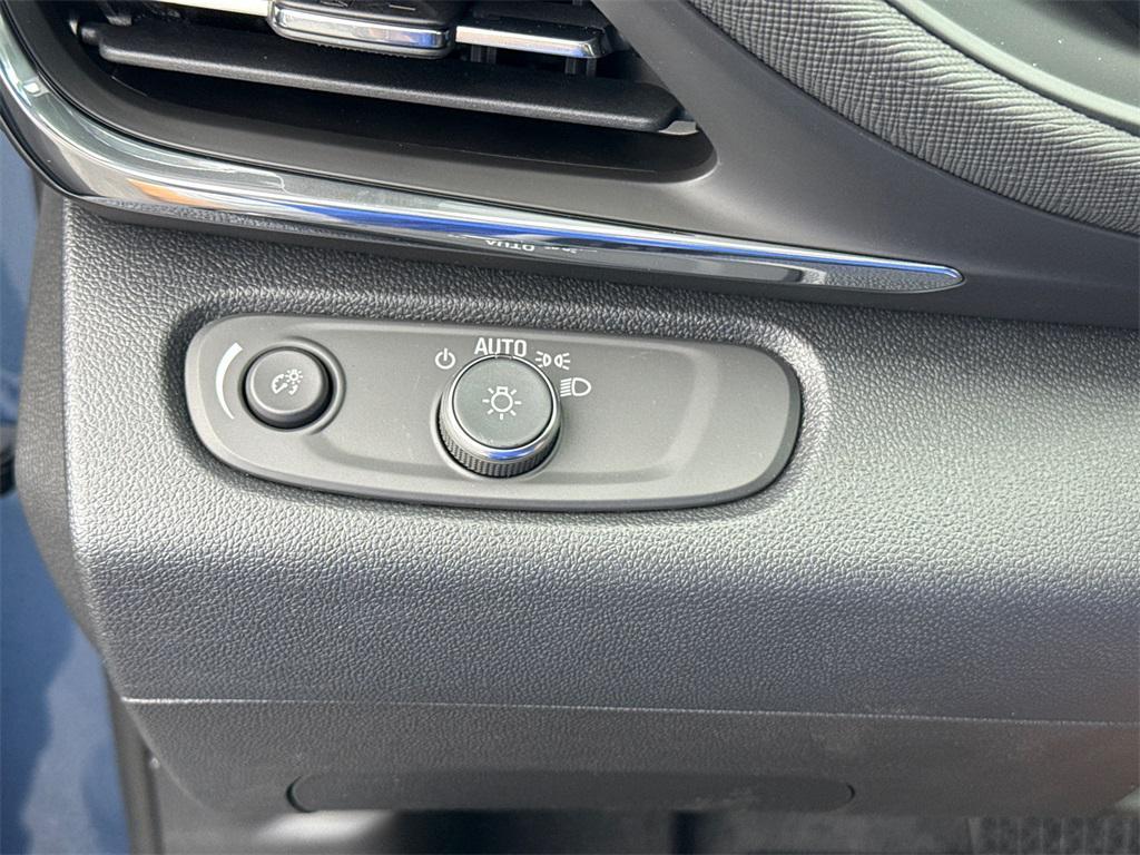 new 2025 Buick Envista car, priced at $23,500