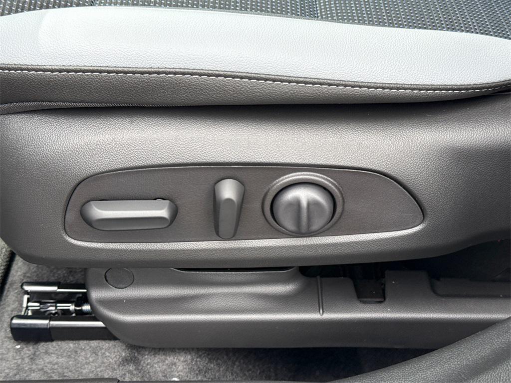 new 2025 Buick Envista car, priced at $23,500