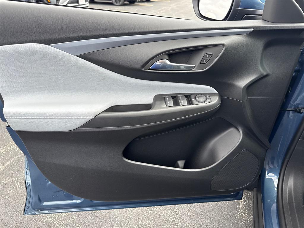 new 2025 Buick Envista car, priced at $23,500