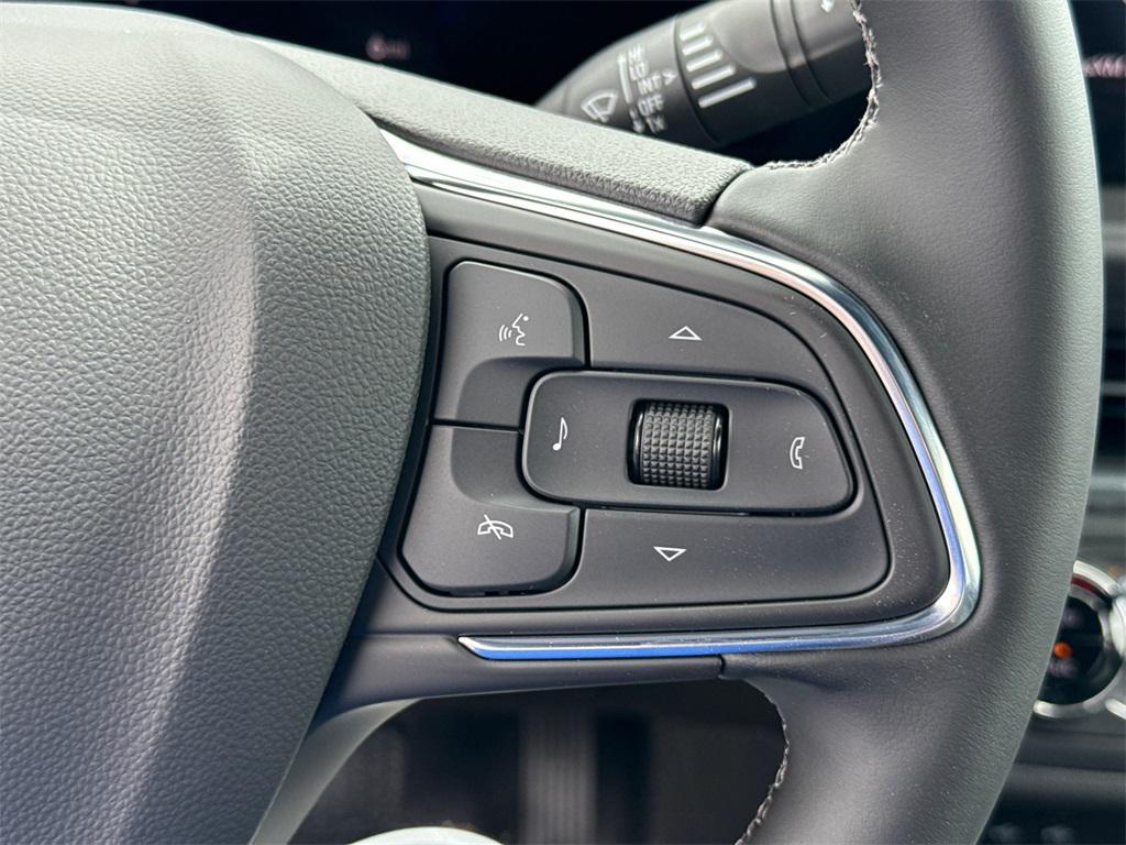 new 2025 Buick Envista car, priced at $23,500