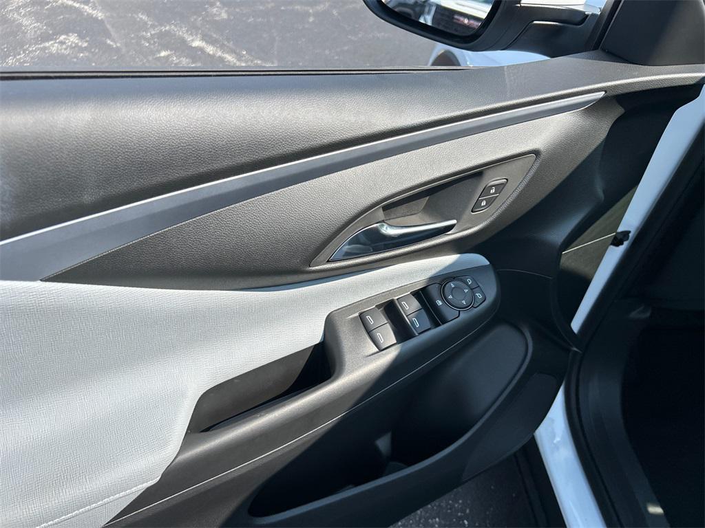 new 2025 Buick Envista car, priced at $23,500