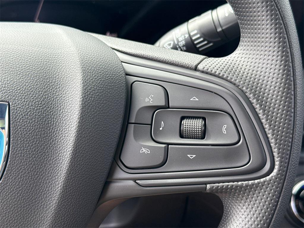 new 2025 Buick Envista car, priced at $23,000