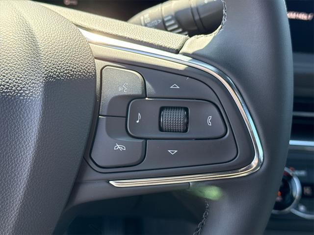 new 2025 Buick Envista car, priced at $25,705