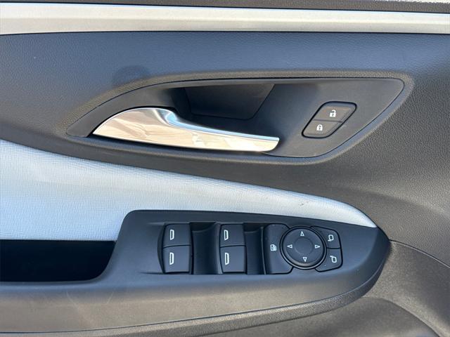 new 2025 Buick Envista car, priced at $25,705