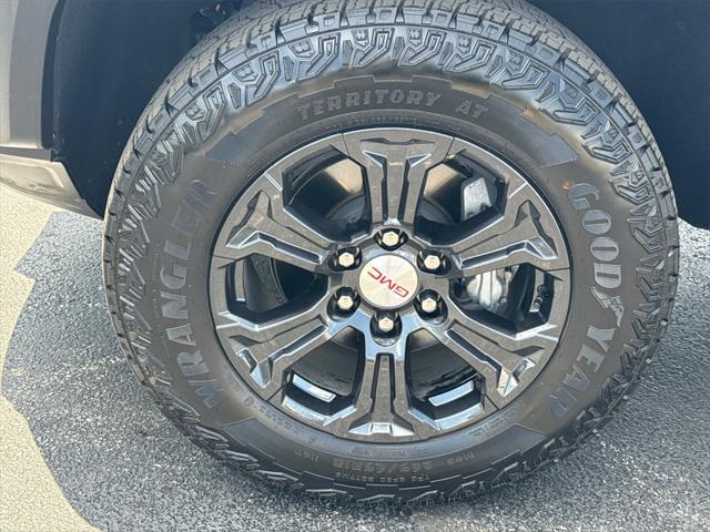used 2024 GMC Canyon car, priced at $39,000