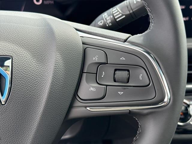 new 2025 Buick Envista car, priced at $26,969