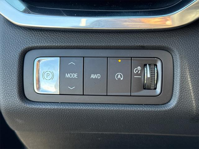 new 2025 GMC Acadia car, priced at $49,282