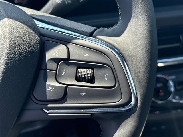 new 2025 Buick Envista car, priced at $28,234