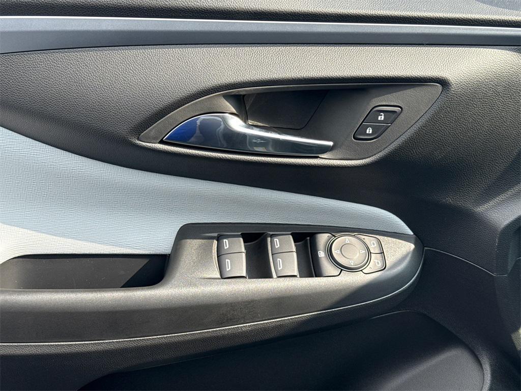 new 2025 Buick Envista car, priced at $22,000